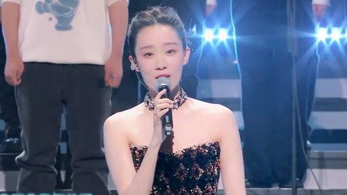 娱乐吃瓜张小斐背贾玲,娱乐圈温馨一幕引网友热议