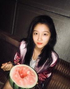 吃瓜娱乐圈关晓彤,娱乐圈的青春女神与成长之路